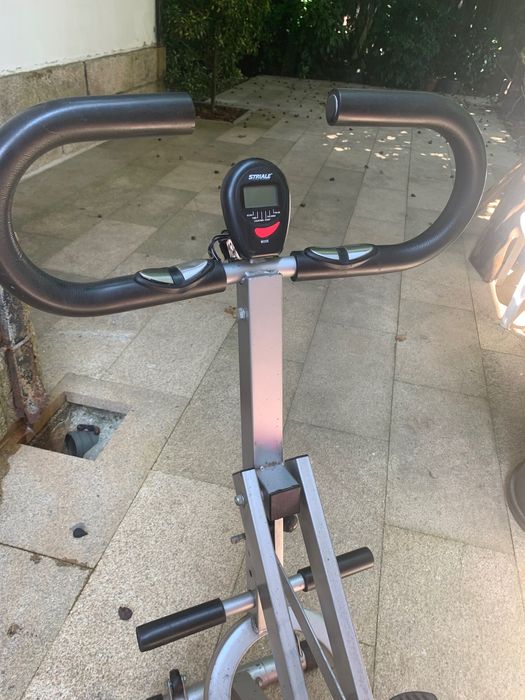 Máquina de ginástica Mexe o corpo todo