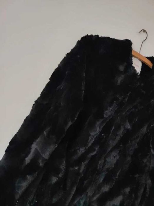 Sztuczne czarne futro Pull & Bear S