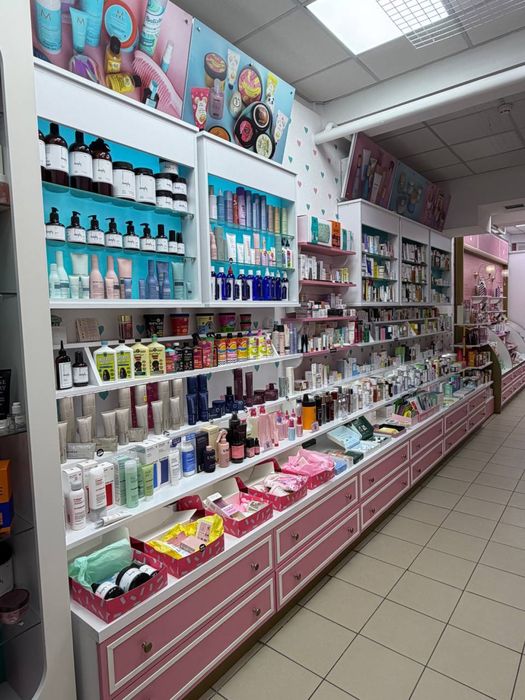 Вітрини шафи для магазину косметики