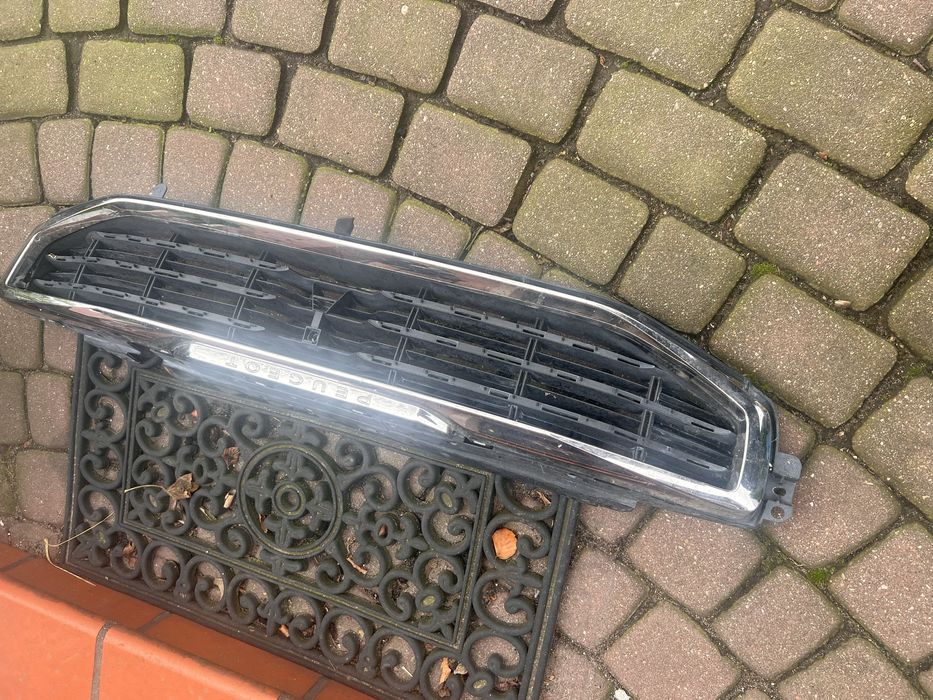 Peugeot 508 lift grill atrapa
