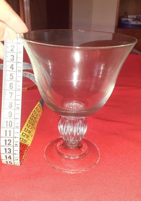 Taça elegante em vidro