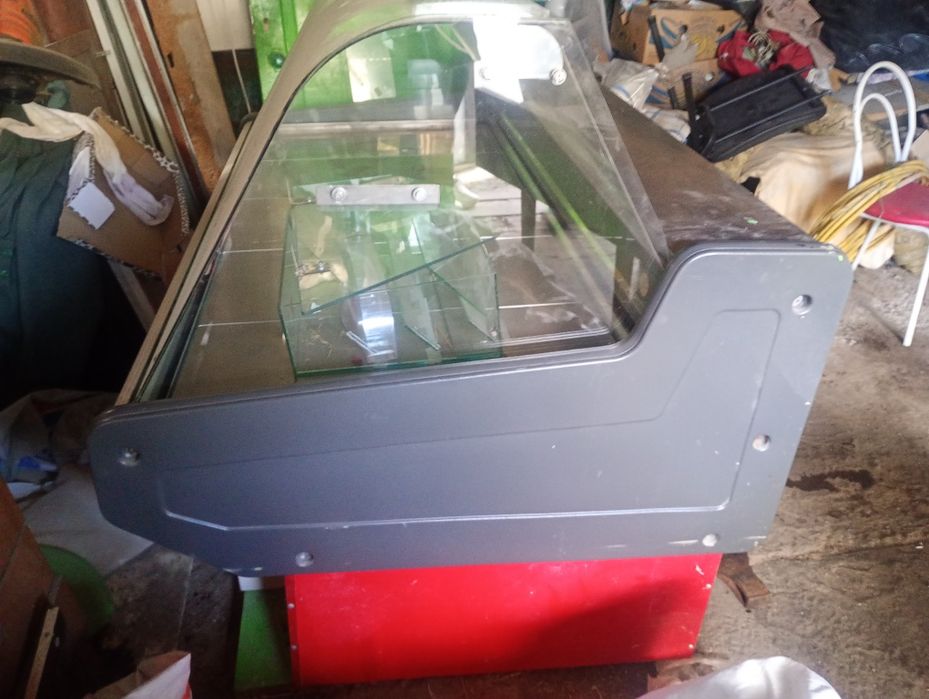 Продам холодильную ветрину