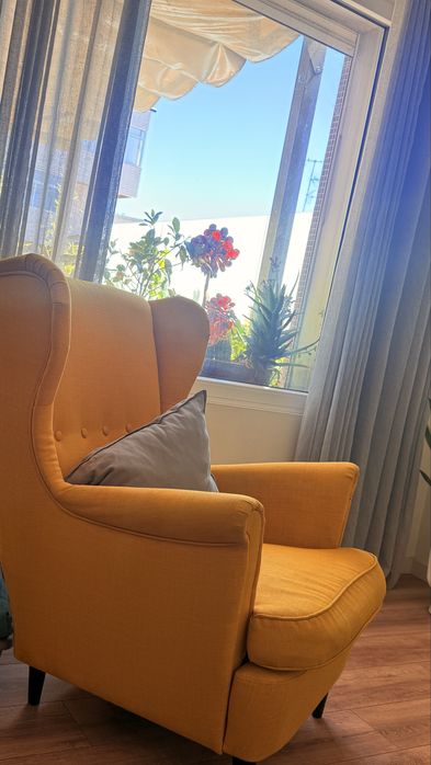 Cadeirão Amarelo IKEA