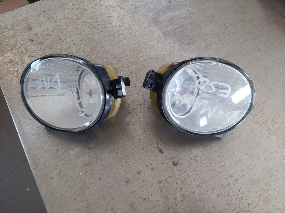 faróis nevoeiro esq e drt Ford s-Max