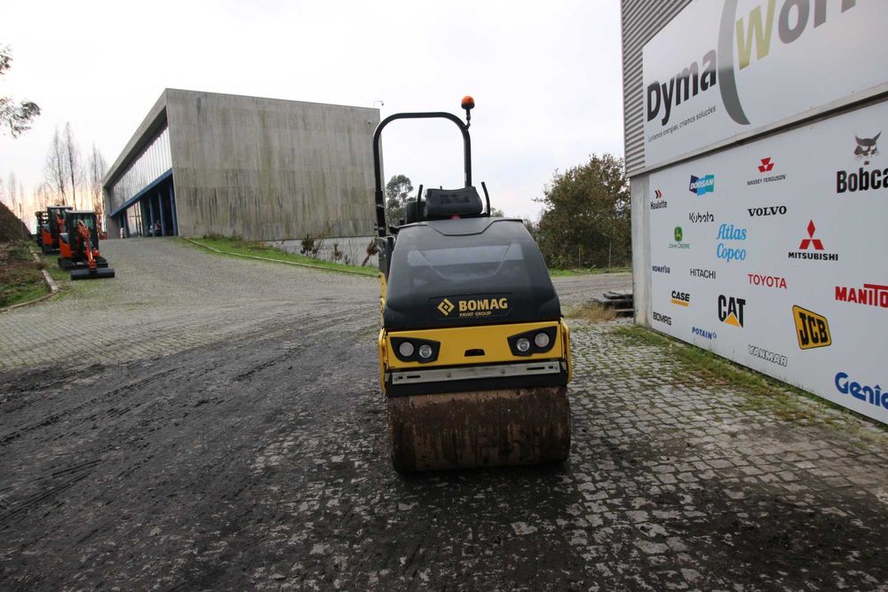 Cilindro Compactador Terra e Asfalto Bomag BW 100 AD 5