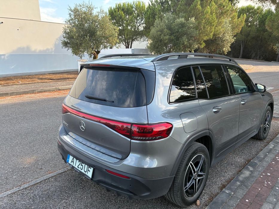 Mercedes EQB 250