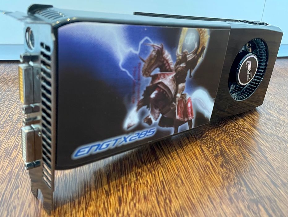 Placa gráfica Asus Engtx 285 1Gb