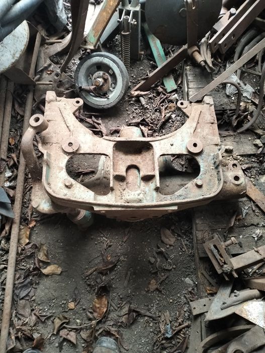 Продам балку юмз , есть ступица и кулак