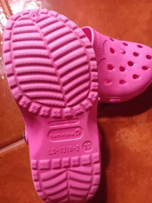 Cadeira infantil Oferta de crocs rosa