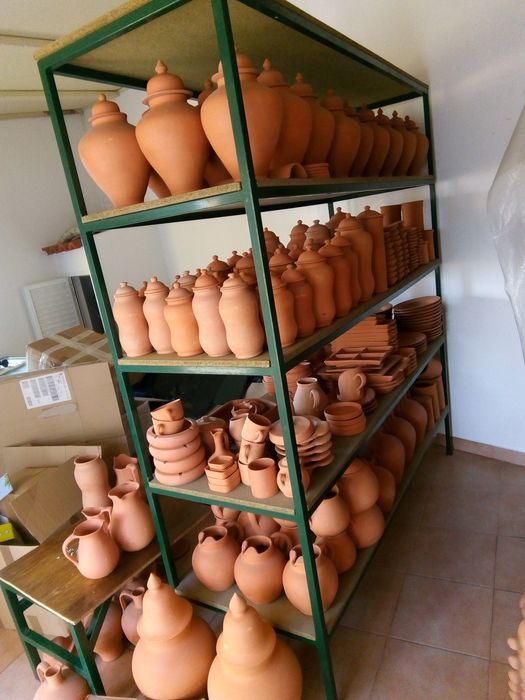 Prateleiras em ferro e madeira vendo são 6