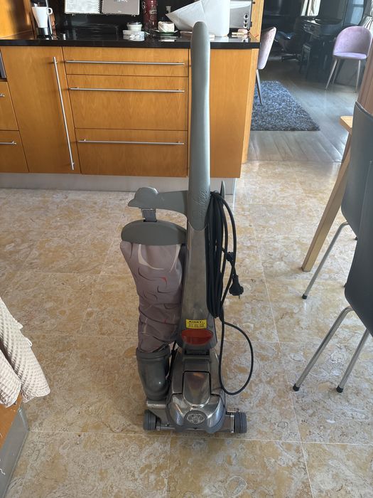 Aspirador Kirby a fncionar normalmente com todos os acessorios