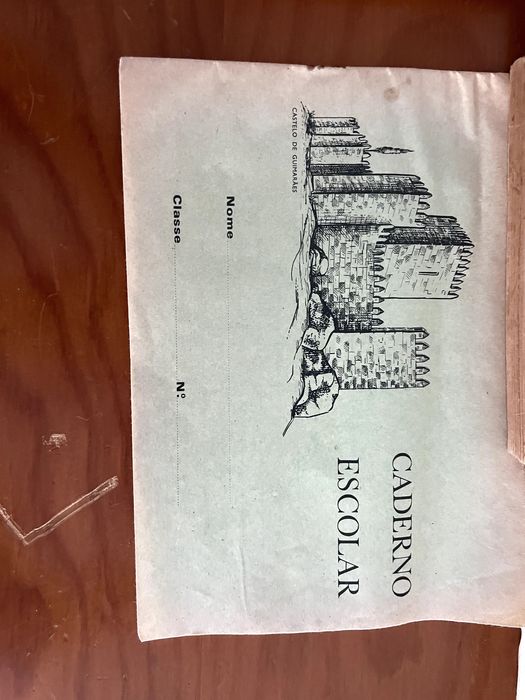 Livros e caderno antigo sem estar usado
