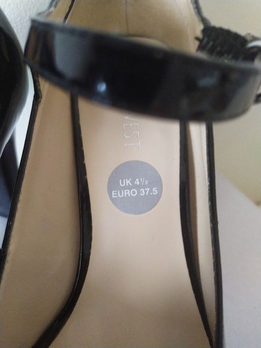 Lakierowane czółenka NINE WEST