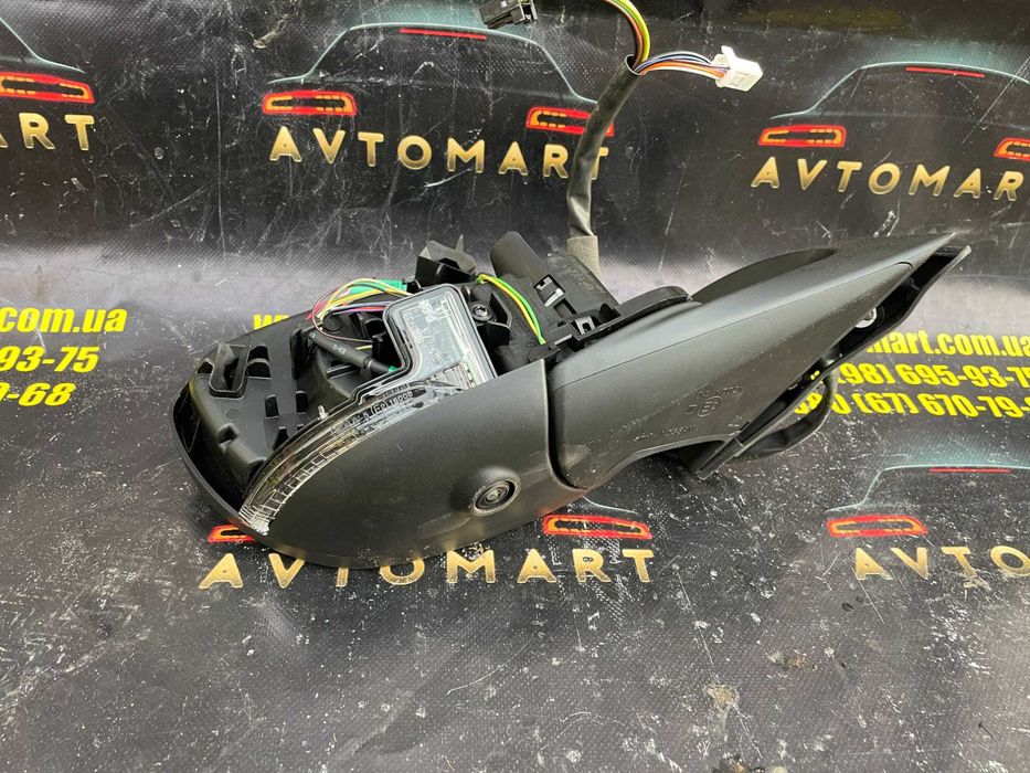 Дзеркало бокове праве Nissan Leaf 18р- зеркало правое Leaf