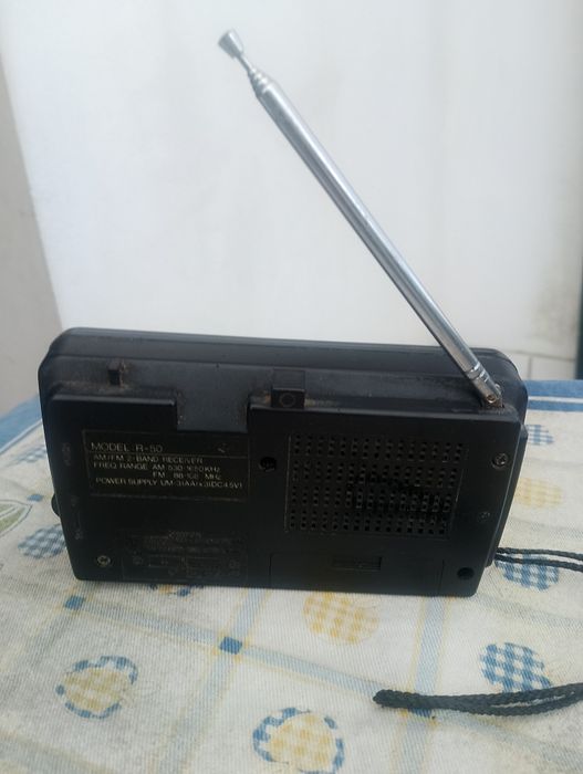 Radio a pilhas, bom estado