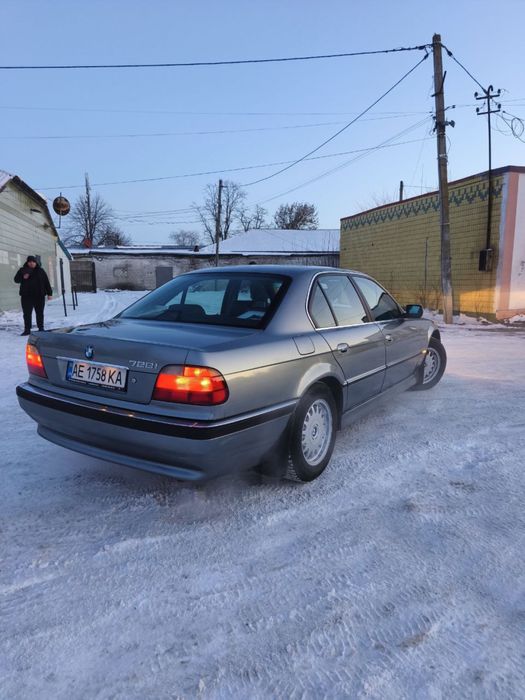BMW 728 шикарный автомобиль