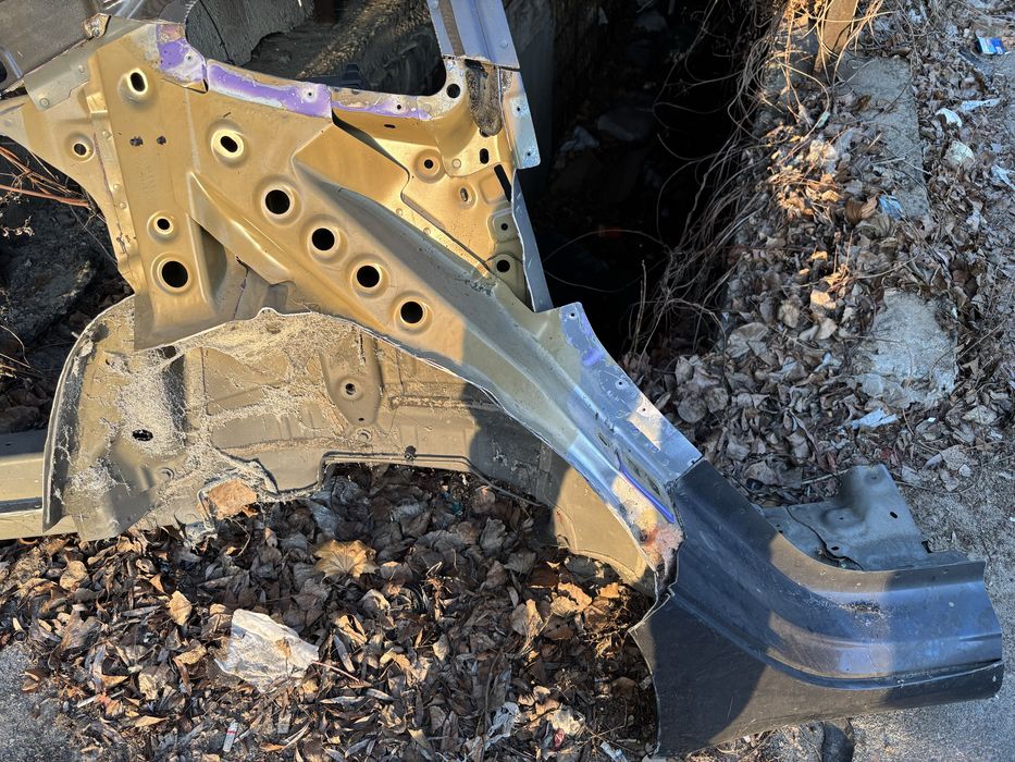 четверть без крила тесла 3