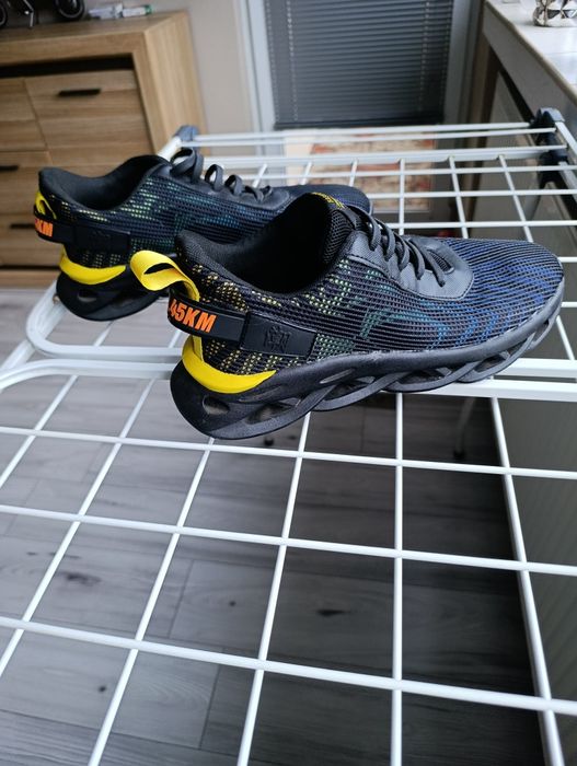 Buty młodzieżowe 43r