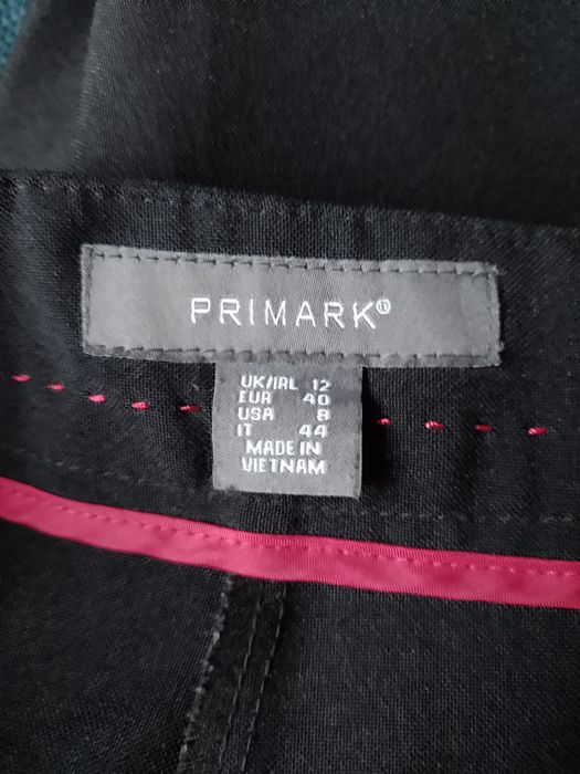 Spodnie damskie cygaretki marki Primark