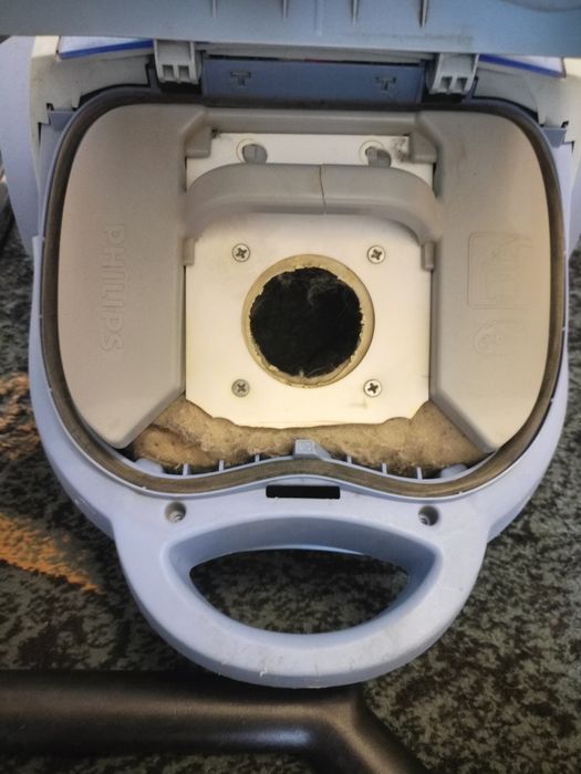 Пилосос Philips 2000w.в робочому стані