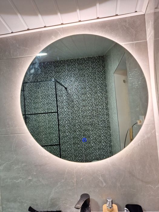 Espelho LED redondo com 70 cm, novo na embalagem.