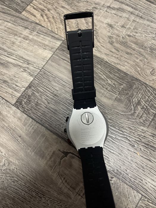 Продам часы SWATCH