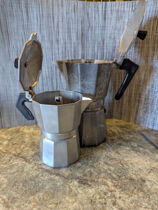 Гейзерная кофеварка