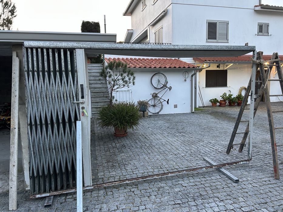 Portão de garagem de fole