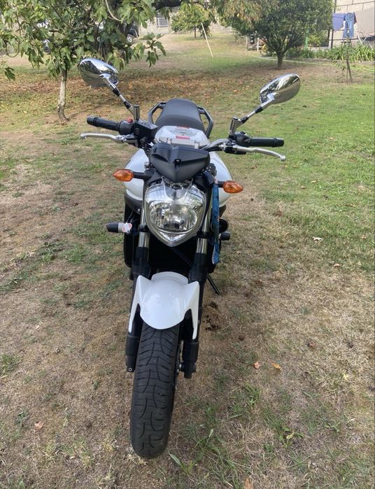 Yamaha FZ6 N S2, ano 2008 | 12.417 km | Excelente estado.