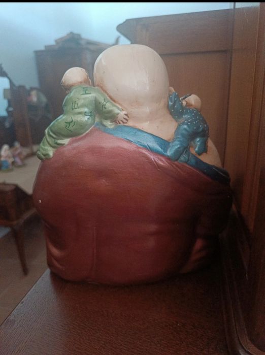 Estatueta Buddha risonho com crianças