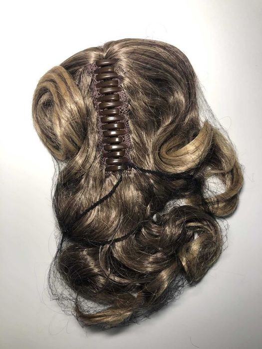 Doczepiany kucyk 33 cm kręcony clip in aschbrąz blond