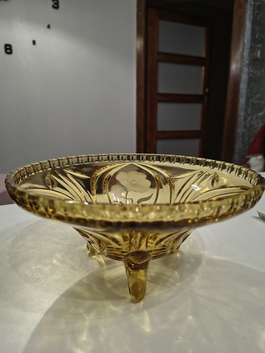 Owocarka , szkło prasowane , bursztynowe