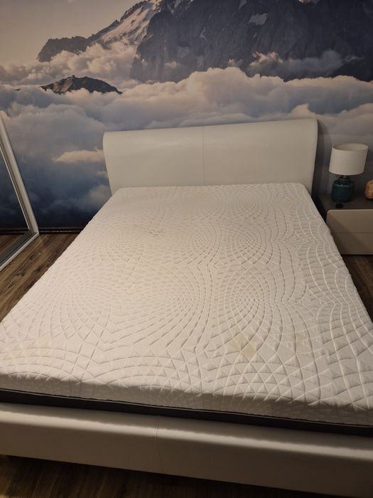 Podwójne łóżko z materacem 160x200