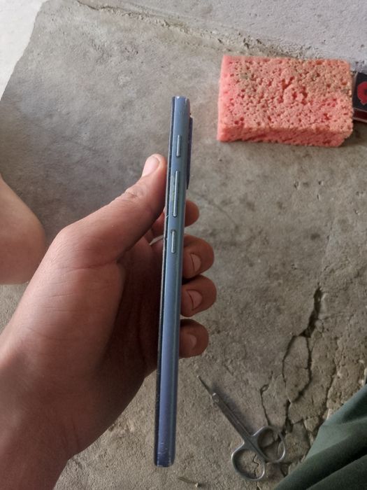 Мото g20  невключаєця