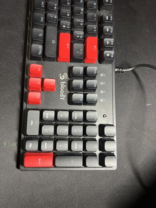 Клавіатура ігрова