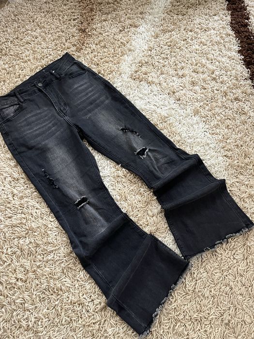 Джинсы Bootcut