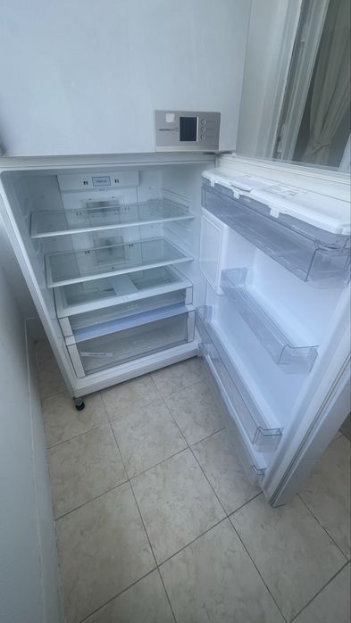 Geladeira LG Frost Free com Dispenser de Água – Excelente Estado