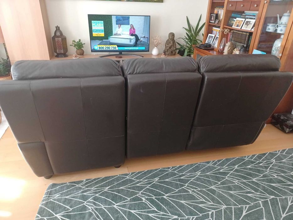 Sofá em pele Chateau d'Ax 3 lugares com chaise long e relax eléctrico