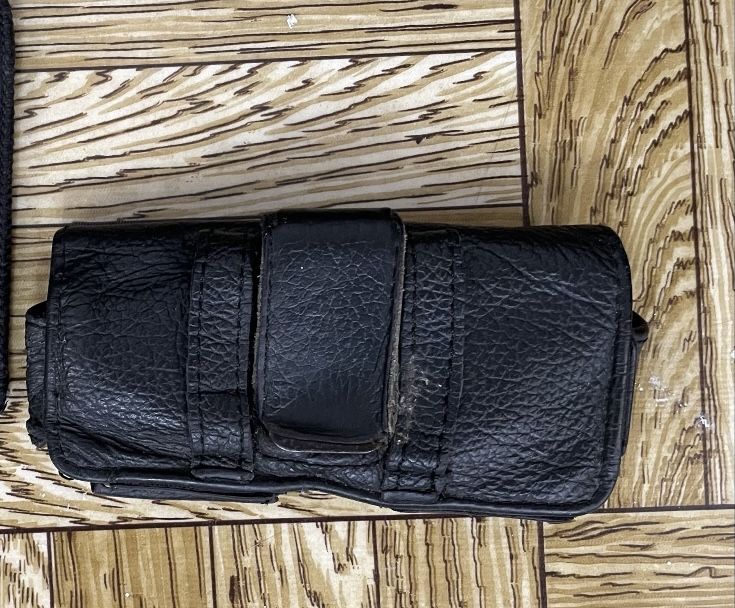 Футляры кожанные для мобильных телефонов