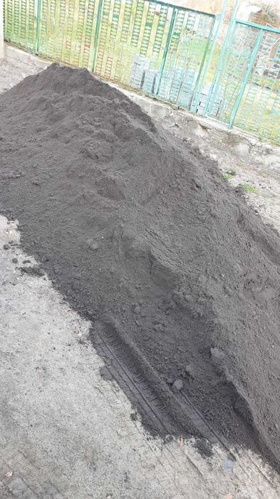 Czarnoziem ziemia ogrodowa, piasek, żwir