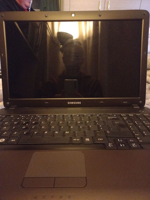 Vendo portátil Samsung core !5