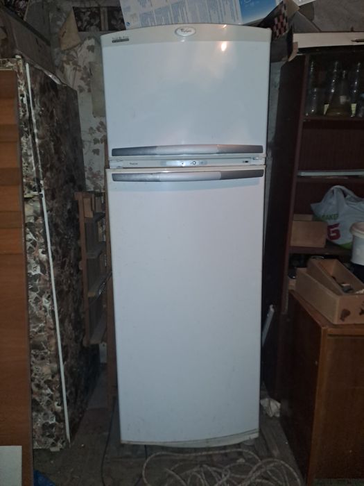 Холодильник Whirlpool