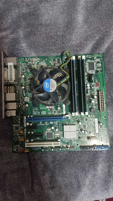 Материнська плата