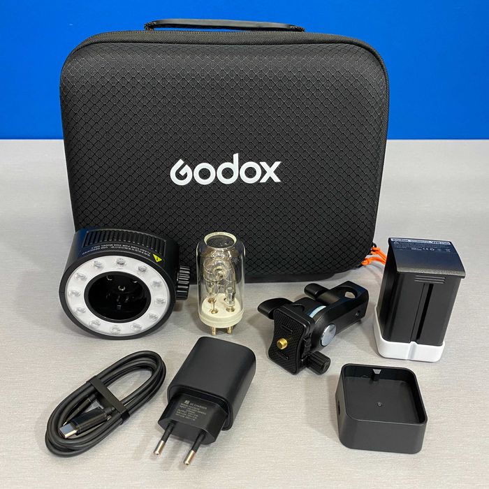 Godox AD200 Pro II - 200W (NOVO - 3 ANOS DE GARANTIA)