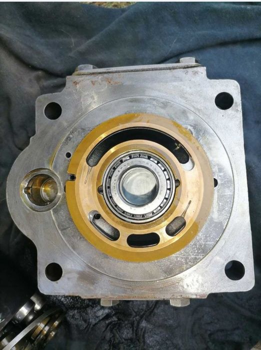 Гідравлічний насос 7003113