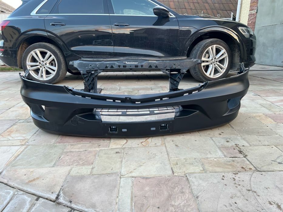 Бампер Підсилювач Телевізор реснічка Mersedes Sprinter 906