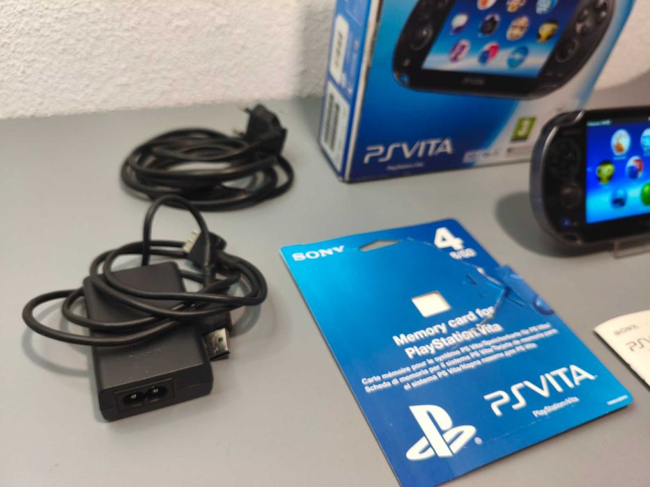 PSVita Completa Em Caixa