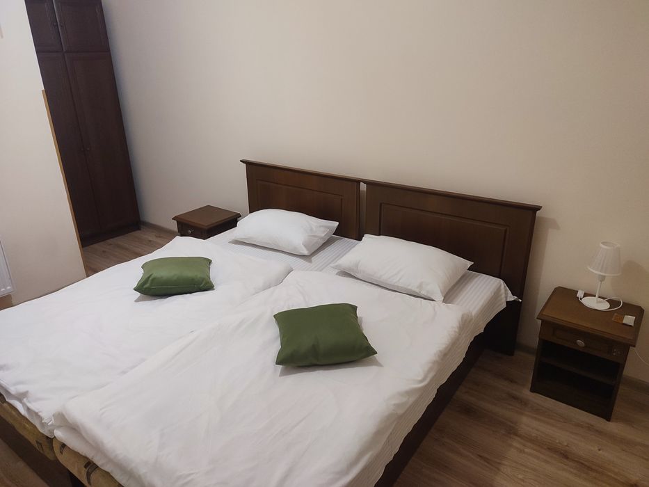 DOBA - 2кім Центр, 3-4 місця. Завжди тепла !