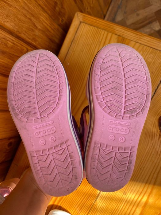 Crocs c9 рожеві сандалі