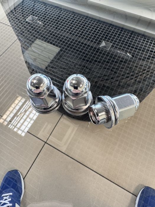 Гайки для колес Тайота